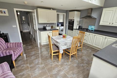 7 Battle Close, Newton, Nottingham, NG13 8ZW