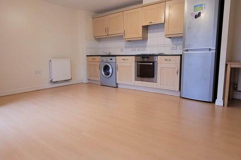 2 bedroom flat to rent, Florey Gardens, Aylesbury HP20