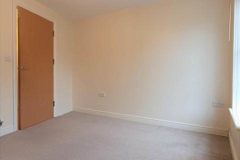 2 bedroom flat to rent, Florey Gardens, Aylesbury HP20