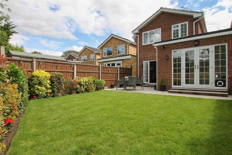 4 bedroom detached house for sale, Parsonage Field, Doddinghurst, Brentwood