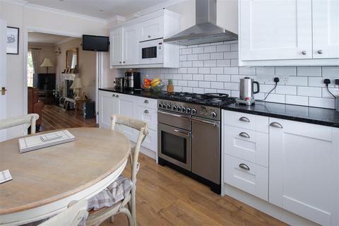 21 Parsonage Field, Doddinghurst, Brentwood, CM15 0RN