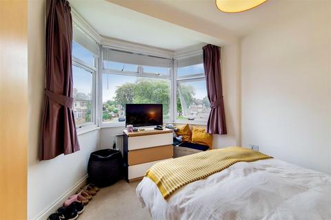 1 bedroom flat for sale, Farm Road, Winchmore Hill, N21