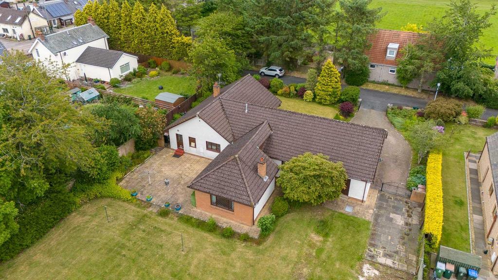 West Huntingtower, Perth 3 bed detached bungalow for sale £385,000