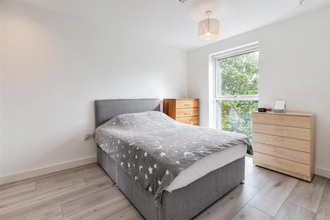 1 bedroom flat for sale, City House, Green Lanes, Winchmore Hill