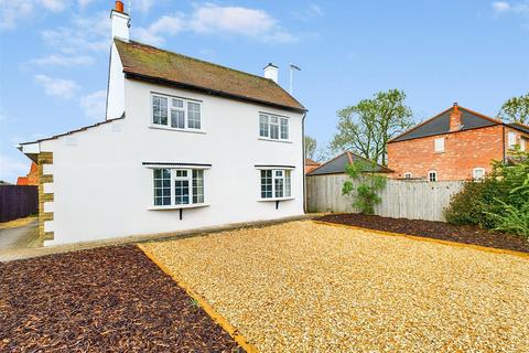 3 bedroom cottage for sale, Church Lane, Saxilby, Lincoln