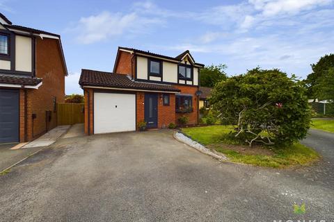 3 bedroom detached house for sale, Plas Cerrig Close, Whittington