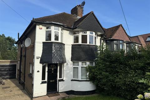 4 bedroom semi-detached house to rent, Glenwood Road, Mill Hill, NW7