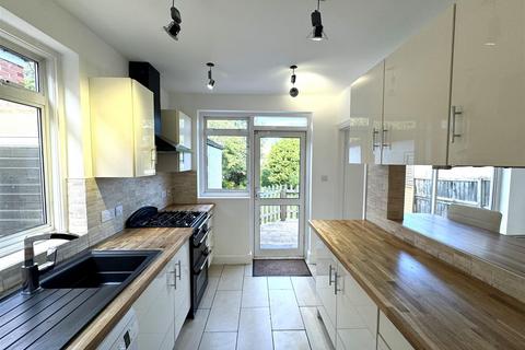 4 bedroom semi-detached house to rent, Glenwood Road, Mill Hill, NW7