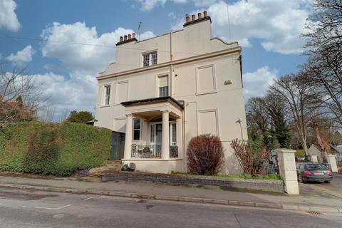 1 bedroom flat for sale, Beauchamp Hill, Leamington Spa