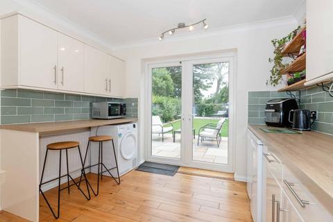 48 Abbey Road, Sompting, Lancing, BN15 0AB