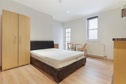 Studio to rent, Lexham Gardens, London W8