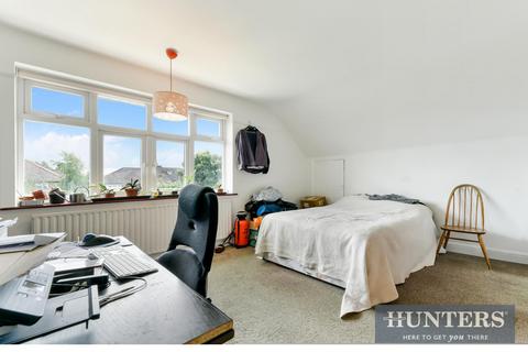 21 Broadmead Avenue, Worcester Park, KT4 7SN