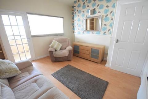 2 bedroom flat to rent, Robert Street, South Shields