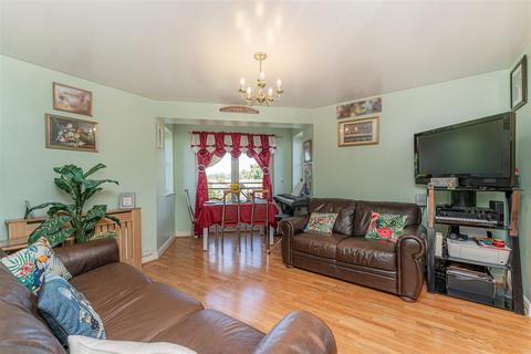 2 bedroom flat for sale, Martini Drive, Enfield