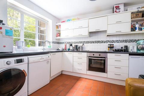 2 bedroom flat for sale, Grove Lane, Camberwell, SE5