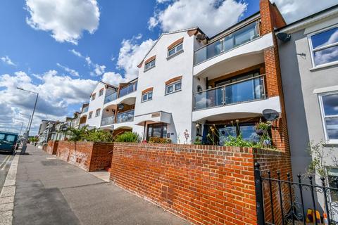 2 bedroom flat to rent, Eastern Esplanade, Southend-On-Sea SS1