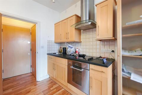 1 bedroom apartment for sale, 156a Heath Road, Twickenham TW1