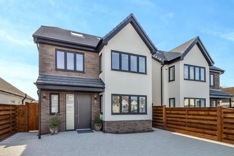4 bedroom detached house for sale, Castle Road, Hadleigh SS7