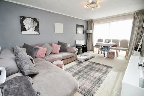 2 bedroom flat for sale, Chalfont Close, Hemel Hempstead HP2