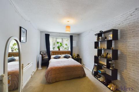 1 bedroom apartment for sale, Abell Court, Brighton Road, Addlestone, Surrey, KT15