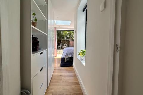 2 bedroom apartment to rent, Sackville Gardens, Hove