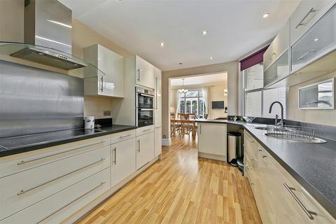 4 bedroom house for sale, Coleshill Road, Teddington