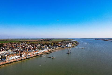 2 bedroom bungalow for sale, The Belvedere, Burnham-On-Crouch