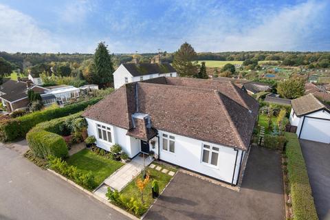 4 bedroom detached bungalow for sale, Lanes End, Heath And Reach