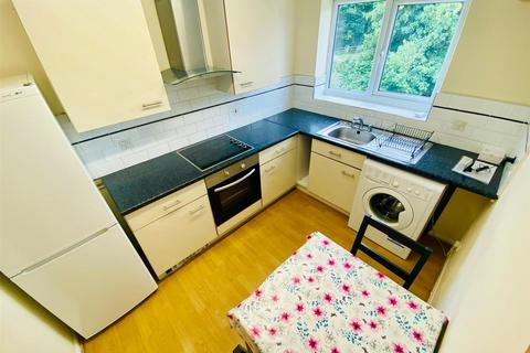 1 bedroom apartment to rent, Fontwell Road, Burton On Trent DE14