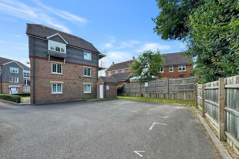 2 bedroom apartment for sale, Holt Close, Ashford