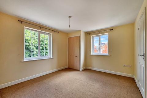 2 bedroom apartment for sale, Holt Close, Ashford