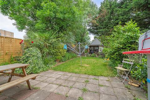7 Watermead Road, London, SE6 3DL