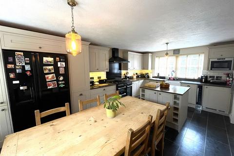 4 bedroom detached house for sale, Aintree Drive, Chippenham