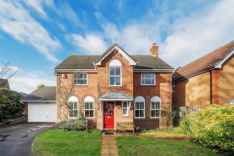 4 bedroom detached house for sale, Aintree Drive, Chippenham