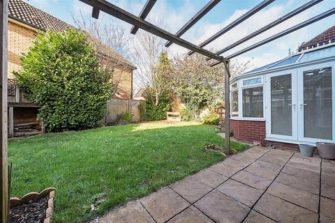 14 Aintree Drive, Chippenham, SN14 0FA