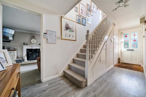 14 Aintree Drive, Chippenham, SN14 0FA