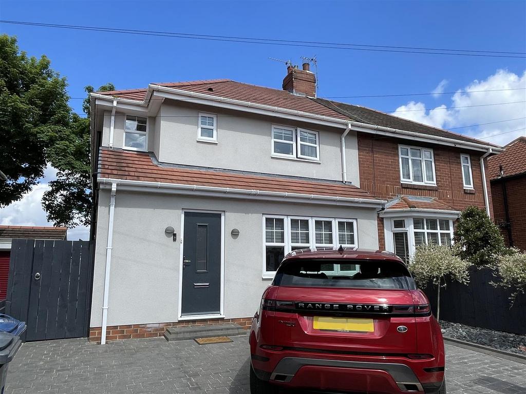 Harton House Road, South Shields 3 bed semidetached house for sale £