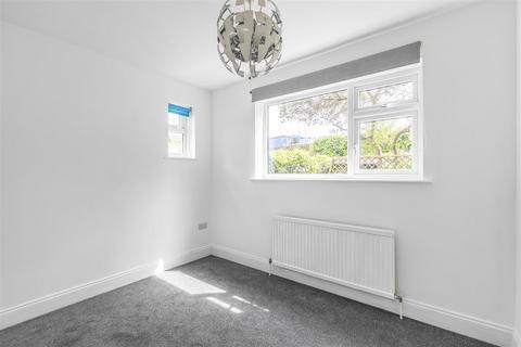 2 bedroom flat for sale, Elm Road, East Sheen, SW14