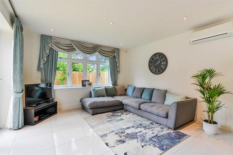 4 bedroom detached house for sale, Elder Close, Epsom Downs