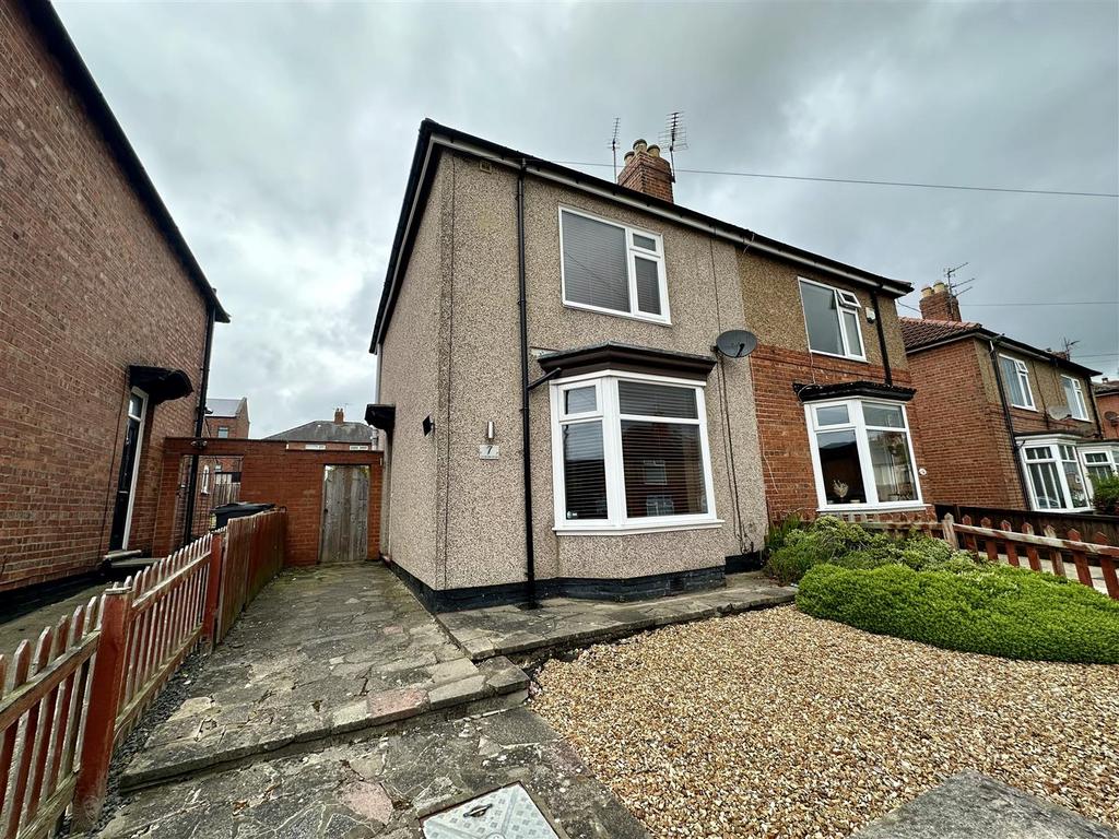 Leyburn Road, Darlington 2 bed semidetached house to rent £750 pcm