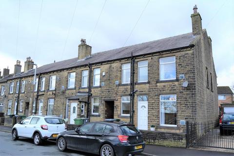 2 bedroom end of terrace house to rent, Moorlands Road, Huddersfield HD3