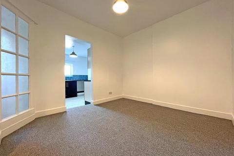 2 bedroom duplex to rent, Mansfield Road, Nottingham NG5