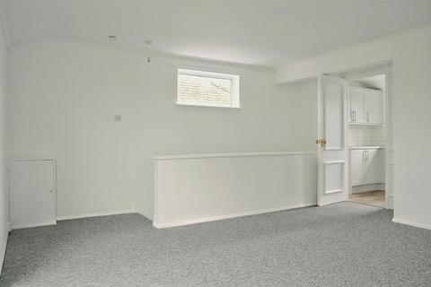 2 bedroom apartment to rent, Winterbourne Road, Chichester