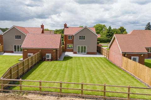 4 bedroom detached house for sale, Duke Street Row, Ipswich IP8