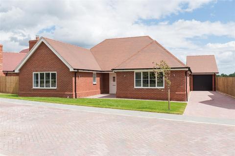 3 bedroom detached bungalow for sale, Duke Street Row,, Ipswich IP8