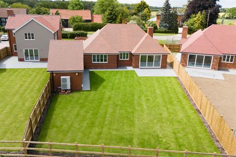 3 bedroom detached bungalow for sale, Duke Street Row,, Ipswich IP8