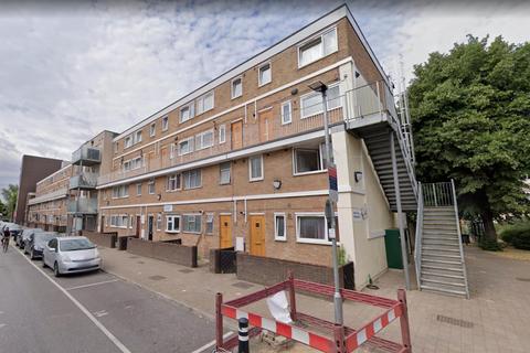 4 bedroom flat to rent, Portia Way, London E3