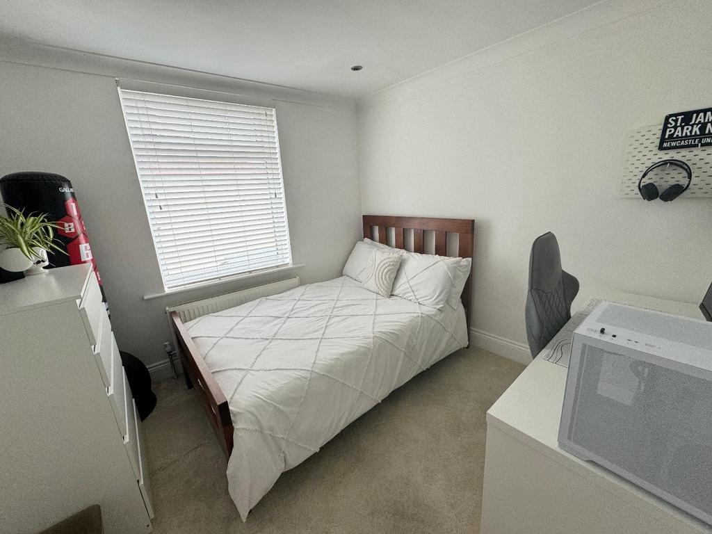 BEDROOM ( Rear)