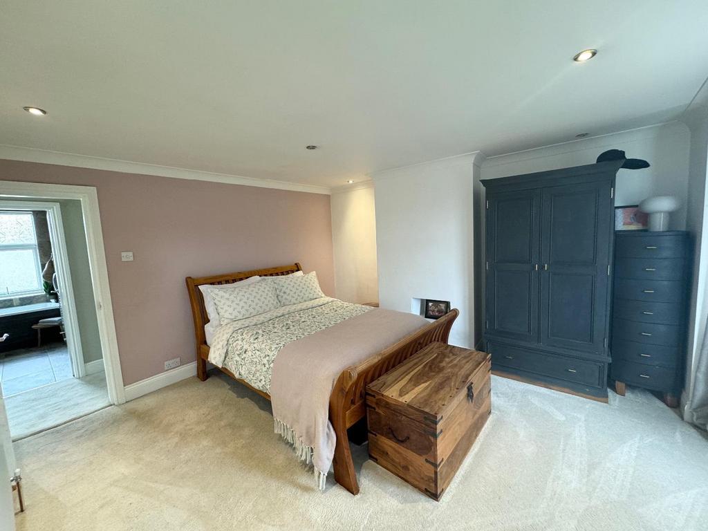 BEDROOM ( Front)
