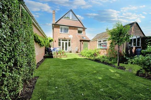 4 bedroom detached house for sale, Farm Road, Chilwell, Nottingham